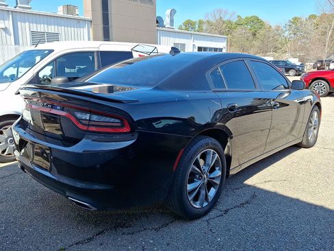 Used 2020 Dodge Charger SXT image 3