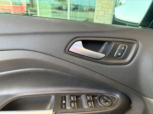 Used 2019 Ford Escape SE FWD image 5