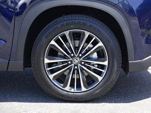 New 2026 Toyota Grand Highlander Platinum AWD/4WD image 4