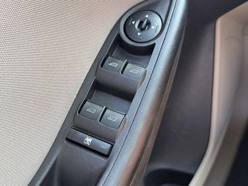 Used 2017 Ford Focus SE FWD image 27