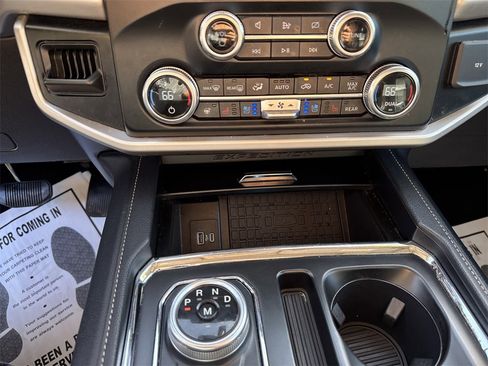 Used 2024 Ford Expedition Max XLT image 23