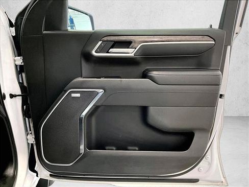 Used 2022 Chevrolet Silverado 1500 LTZ RWD image 19