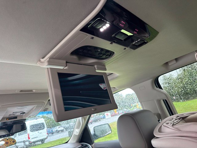 Used 2019 GMC Yukon SLT w/ Open Road Package AWD/4WD image 13