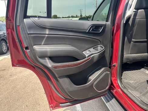 Used 2018 GMC Yukon SLT w/ HD Trailering Package AWD/4WD image 28