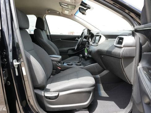 Used 2017 Kia Sorento FWD w/ LX Convenience Package image 18