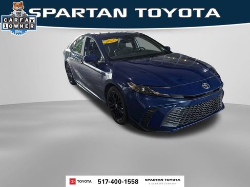 Used 2025 Toyota Camry SE FWD image 10