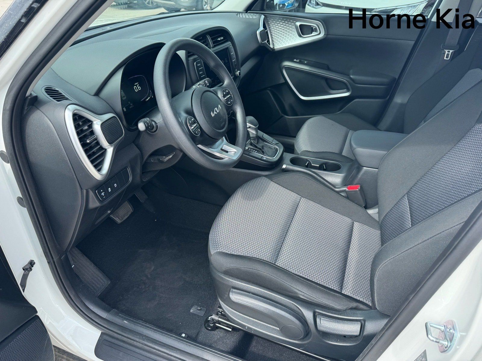 Used 2023 Kia Soul LX FWD image 9
