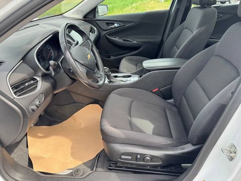 Used 2022 Chevrolet Malibu LT FWD image 11