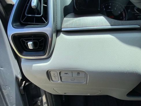 Certified 2023 Kia Sorento EX w/ Panoramic Sunroof Package FWD image 12