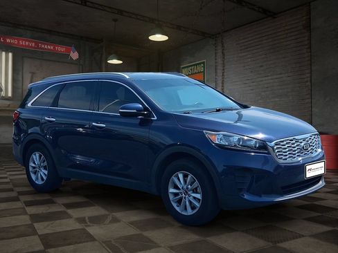 Used 2019 Kia Sorento FWD w/ Option Group 020 image 2