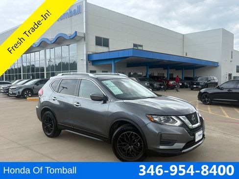 Used 2020 Nissan Rogue SV FWD image 1