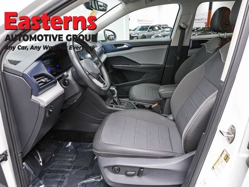 Used 2024 Volkswagen Taos SE FWD image 14