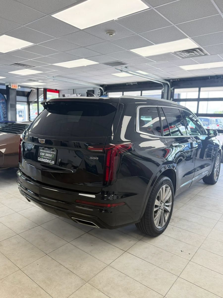 Used 2023 Cadillac XT6 Premium Luxury w/ Technology Package AWD/4WD image 4