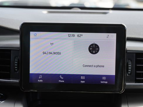 Used 2021 Ford Explorer XLT w/ Equipment Group 202A image 35