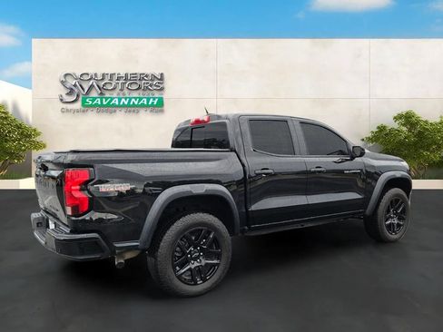 Used 2024 Chevrolet Colorado Trail Boss AWD/4WD image 5