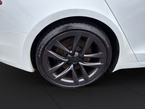 Used 2021 Tesla Model S Plaid image 23