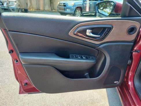 Used 2015 Chrysler 200 C w/ Navigation & Sound Group I image 10