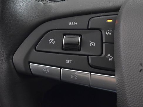 Used 2024 Cadillac XT4 Luxury w/ Cold Weather Package image 18