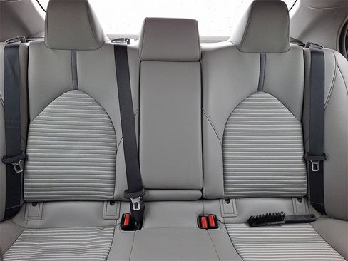 Used 2019 Toyota Camry SE image 19