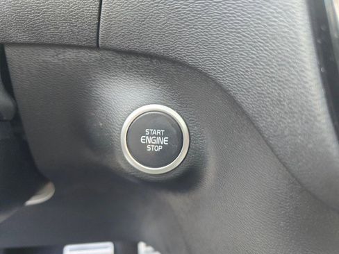 Used 2021 Volvo XC40 T5 R-Design image 37