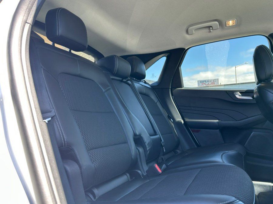 Used 2023 Ford Escape SE FWD image 42