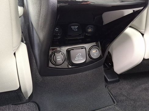 Used 2023 Kia Sorento SX Prestige w/ Panoramic Sunroof Package AWD/4WD image 14