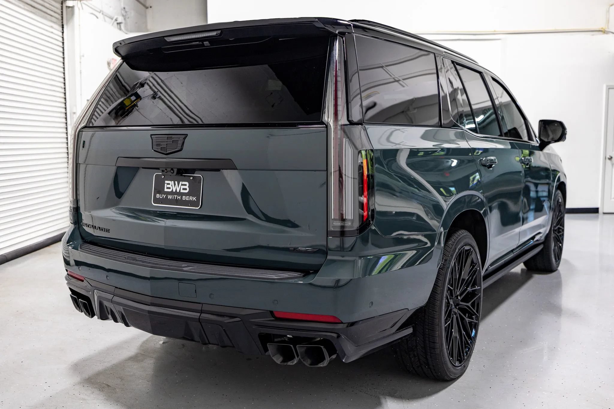 Used 2026 Cadillac Escalade V w/ LPO, ONYX Package AWD/4WD image 17