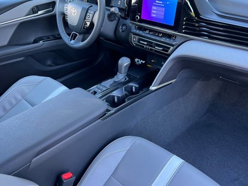 New 2026 Toyota Camry SE FWD image 17
