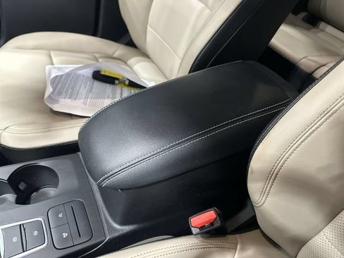Certified 2020 Ford Escape SEL AWD/4WD image 28