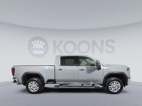 Used 2024 GMC Sierra 2500 SLT w/ SLT Premium Package image 8