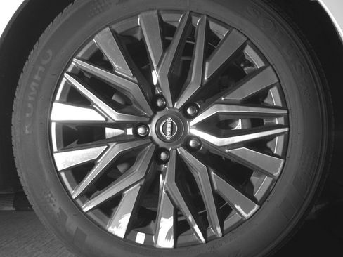 Used 2025 Nissan Altima 2.5 SV image 13