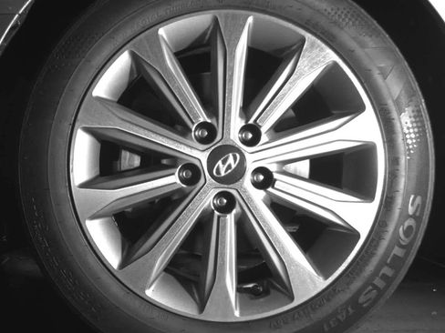 Used 2017 Hyundai Sonata Limited image 9