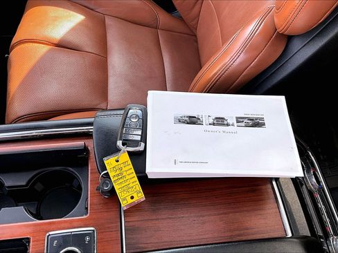 Used 2020 Lincoln Navigator L Reserve w/ Luxury Package AWD/4WD image 11