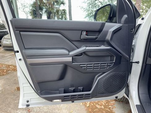 Used 2025 Toyota 4Runner SR5 image 15