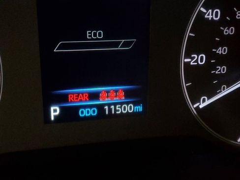 Used 2023 Toyota Corolla Cross L image 23