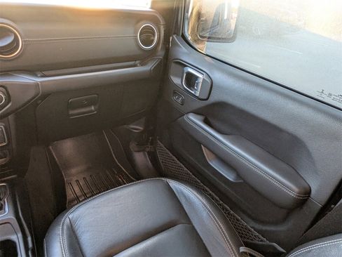 Used 2020 Jeep Wrangler Unlimited Sahara image 18