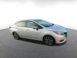 Used 2025 Nissan Versa SV video 2