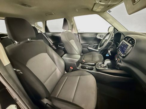 Used 2022 Kia Soul LX FWD image 33