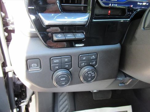 Used 2024 Chevrolet Silverado 2500 High Country w/ High Country Premium Package AWD/4WD image 20
