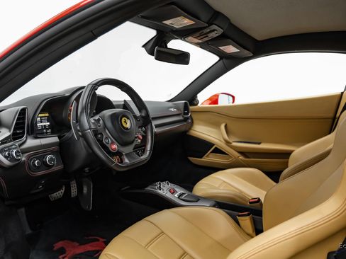 Used 2014 Ferrari 458 Italia Coupe RWD image 45