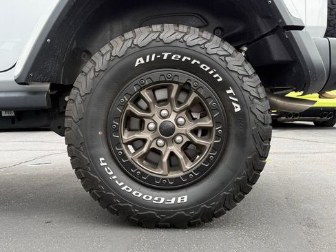 Used 2022 Jeep Wrangler Unlimited Rubicon image 15