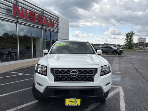 Certified 2023 Nissan Frontier SV w/ SV Convenience Package AWD/4WD image 19