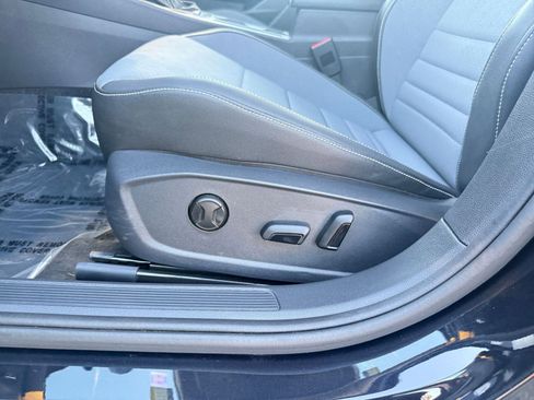 Used 2025 Volkswagen Jetta SE image 22