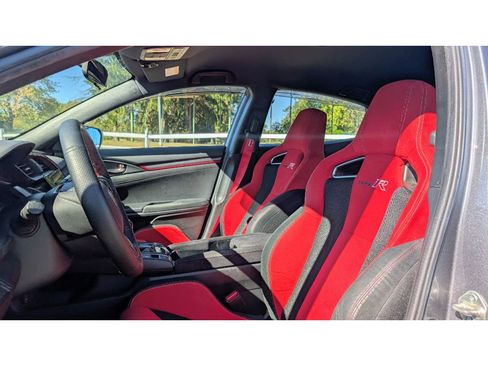 Used 2018 Honda Civic Type R image 15