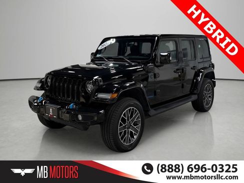 Used 2022 Jeep Wrangler Unlimited Sahara AWD/4WD image 1