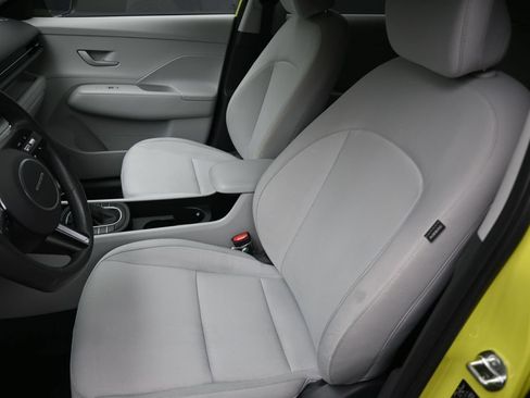 Used 2025 Hyundai Kona SEL FWD image 19