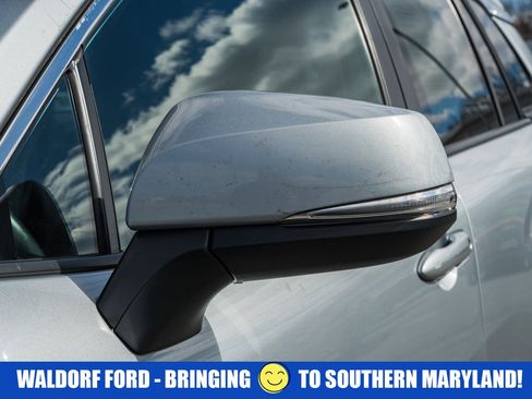 Used 2023 Toyota Corolla Cross XLE w/ Convenience Package image 17