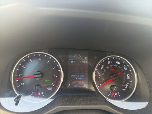 Used 2021 Toyota RAV4 XLE Premium FWD image 5