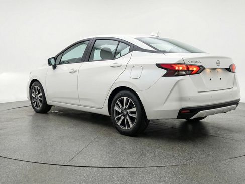 Used 2025 Nissan Versa SV image 6