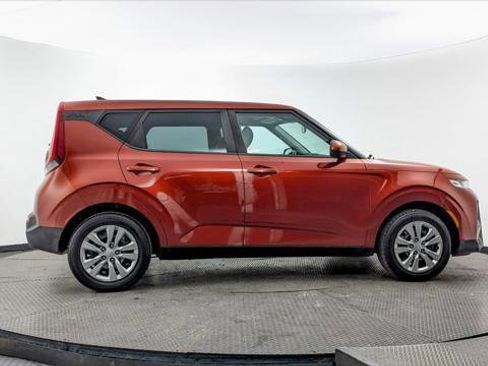 Used 2020 Kia Soul LX image 9